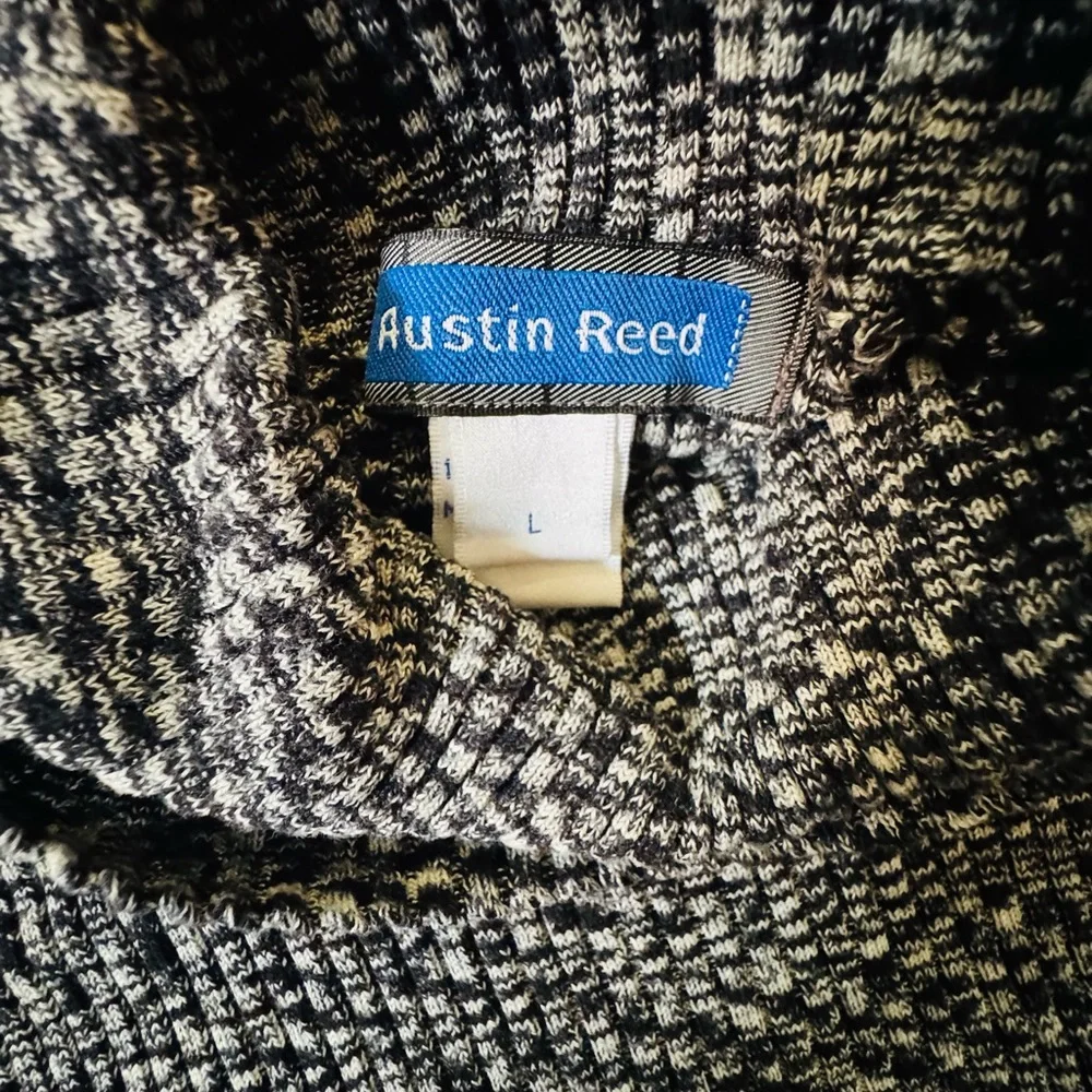 Austin Reed Ribbed Turtleneck - Picture 2 of 4